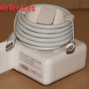 Cargador 61W USB-C para MacBook Pro 13″ (2016-2019) con cable USB-C de 2 m